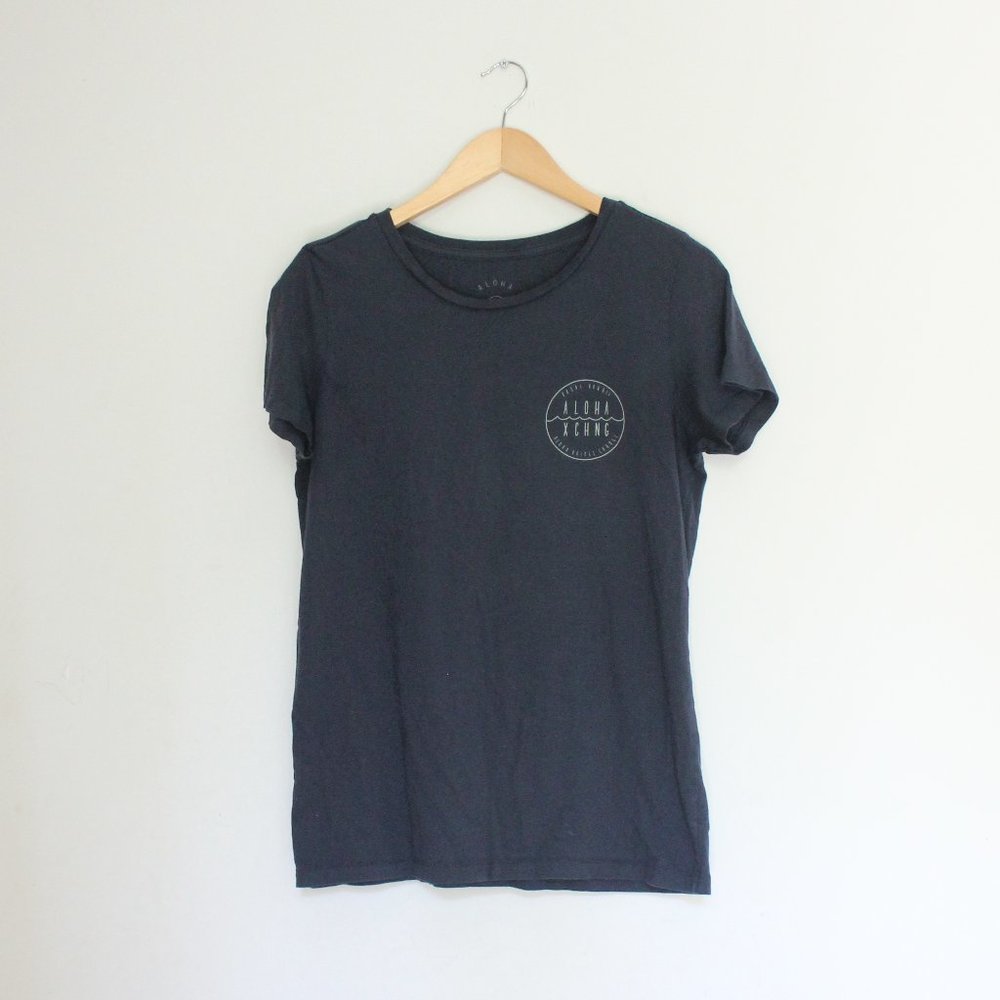 super cute aloha xchng t-shirt
